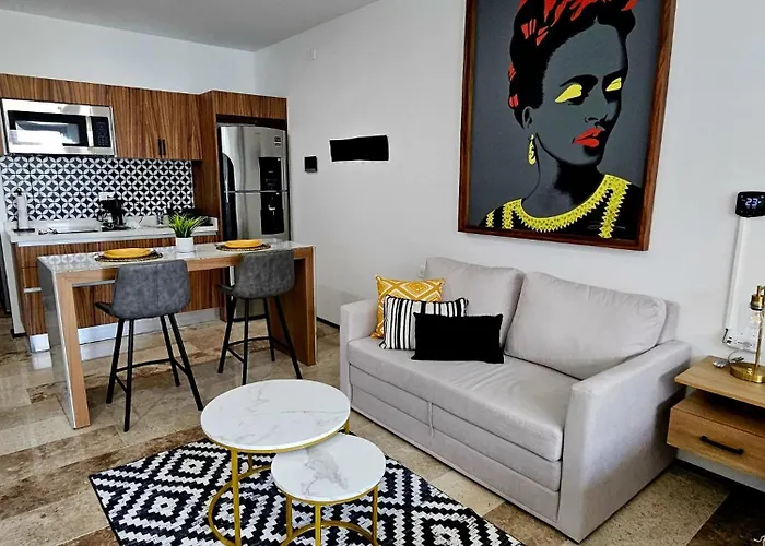Stylish Condo With Roof Top Ocean Views Near Mamitas Beach And 5Th Ave