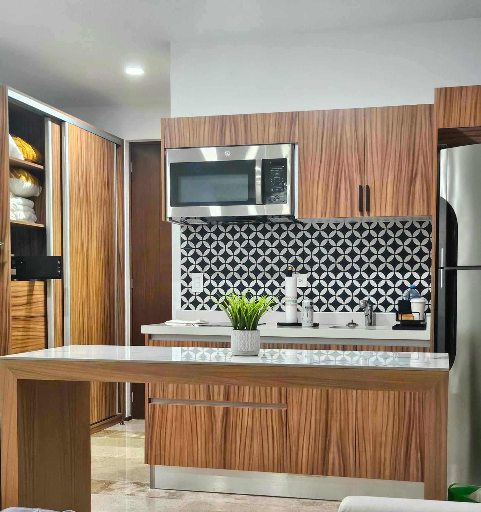 Stylish With Roof Ocean Views Near Mamitas And 5th Ave * Playa del Carmen