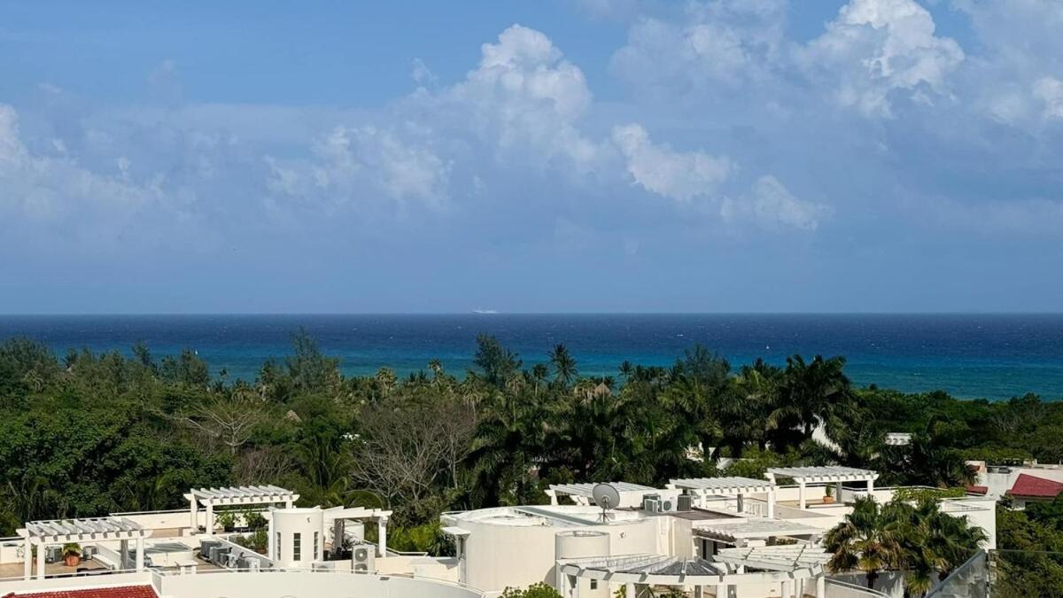 Stylish With Roof Ocean Views Near Mamitas And 5th Ave Playa del Carmen